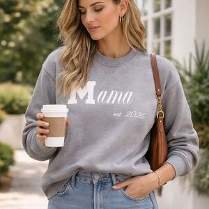 Heavyweight Mama Crewneck – est. 2026 – Embroidered/Applique M Sweatshirt